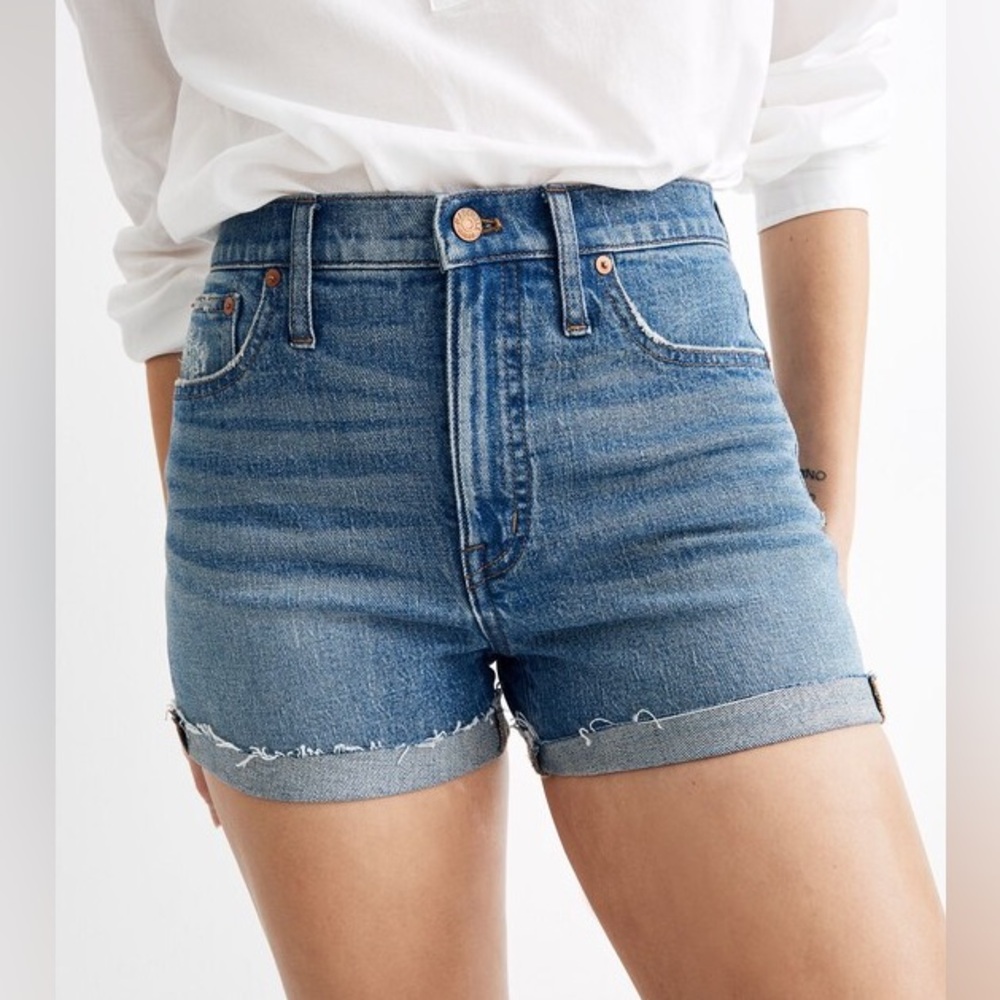 Madewell High-Rise Denim Shorts in Malden Wash Raw Hem Cut Offs Size 28